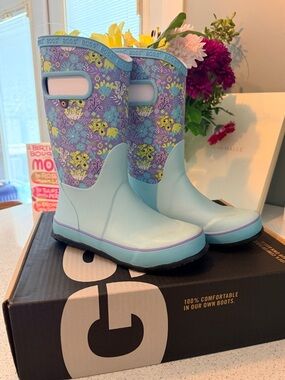 Bogs Kids Light Blue and Purple Floral Rain Boots
